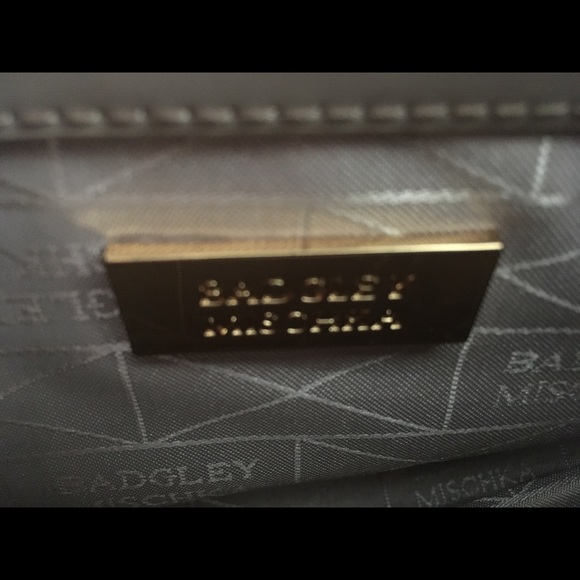 Badgley Mischka Saffiano leather shoulder bag - Picture 6 of 7